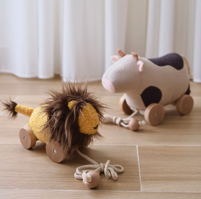 Leo the Pull-Along Lion
